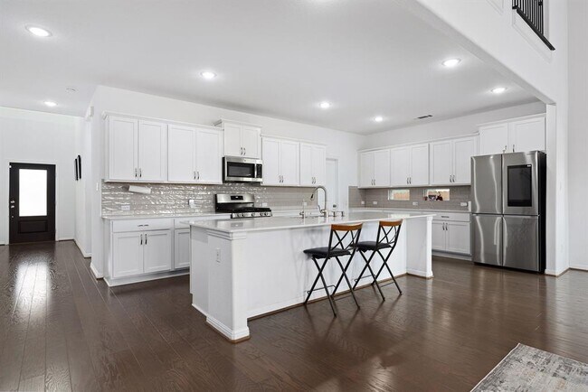 Building Photo - 120 Lenera Dr