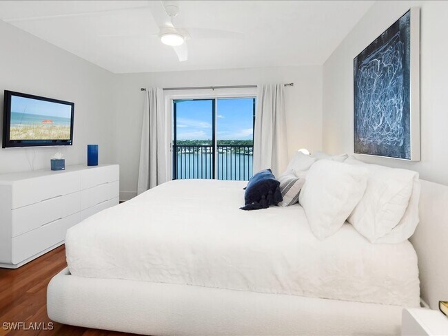 Building Photo - 2750 Gulf Shore Blvd N