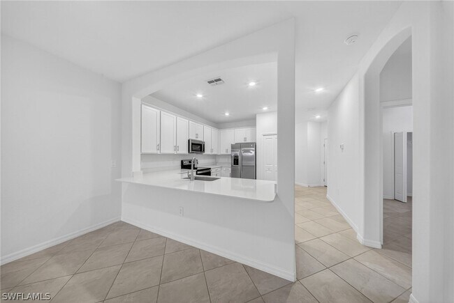 Building Photo - 2224 Dragonfruit Wy