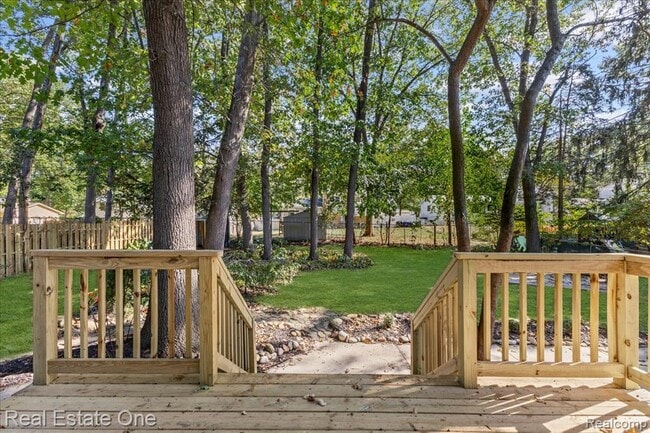 Building Photo - 2475 Horace St