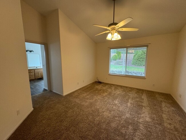 Building Photo - 3 bedroom 2 bath home in Sutherlin