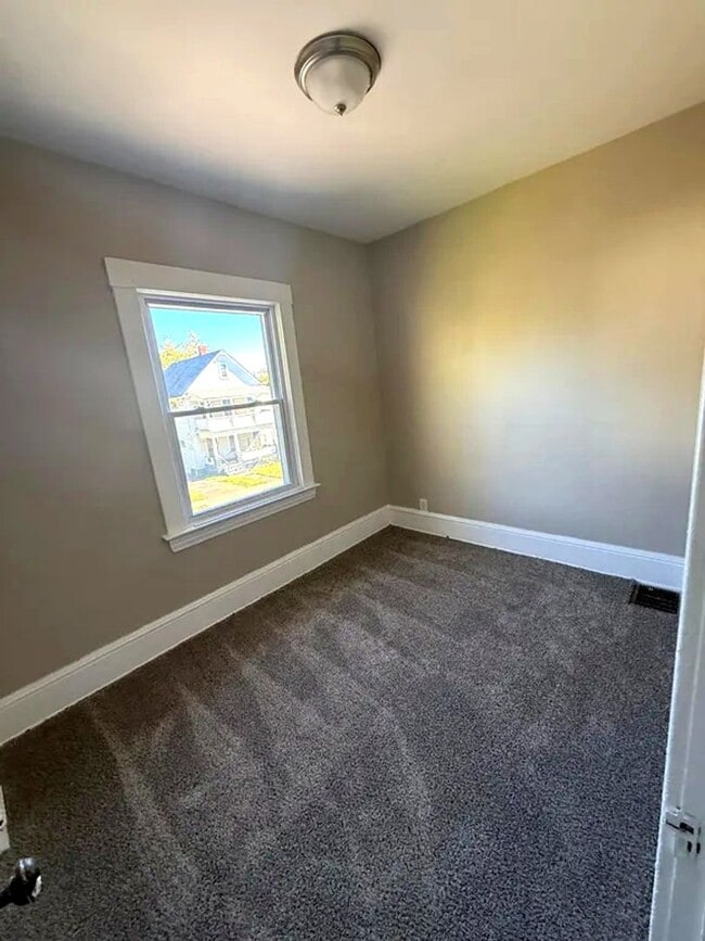 Building Photo - Charming Renovated Single-Family Home with Spacious Layout