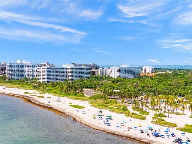 Building Photo - 155 Ocean Ln Dr