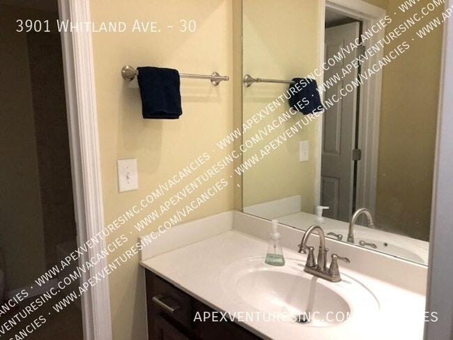 Building Photo - 3901 Whitland Ave