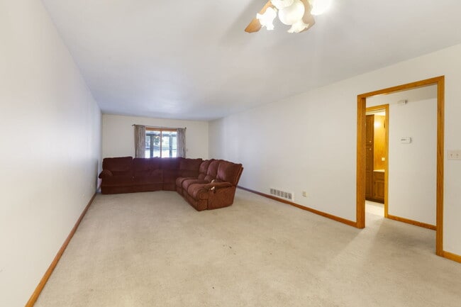 Building Photo - 1632 Poplar Ln