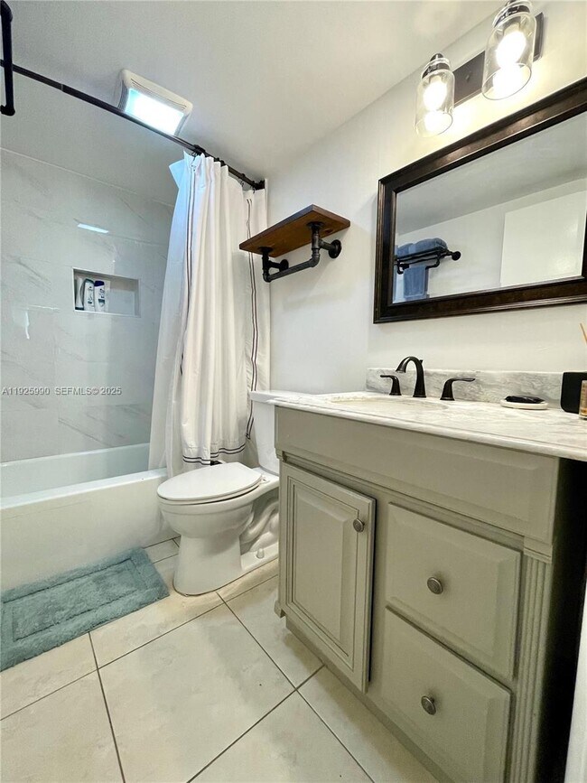 Building Photo - 10101 E Bay Harbor Dr