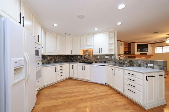Building Photo - 47 E Greywing Cir