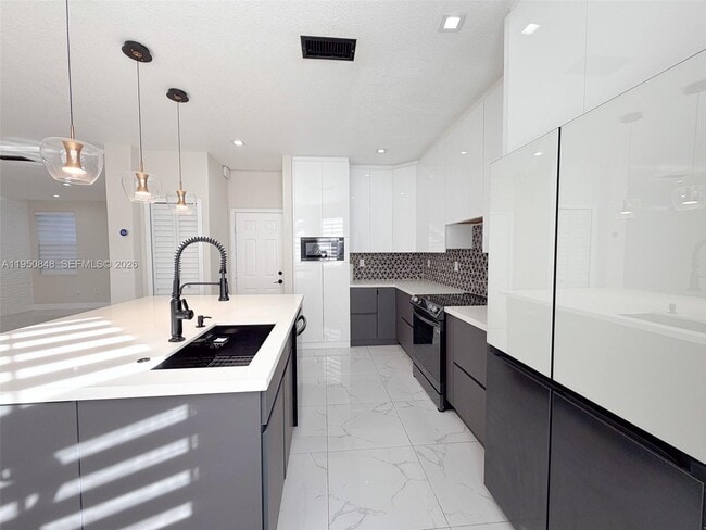 Building Photo - 4832 NW 107th Pl