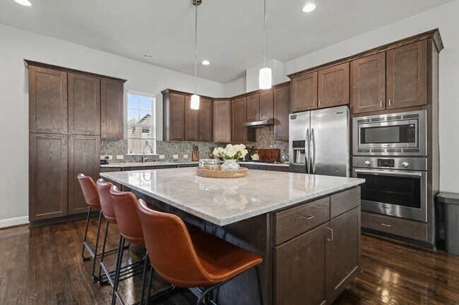 Building Photo - 1538 Dian St