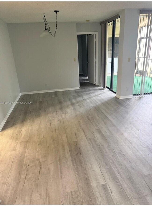 Building Photo - 2590 Carambola Cir N