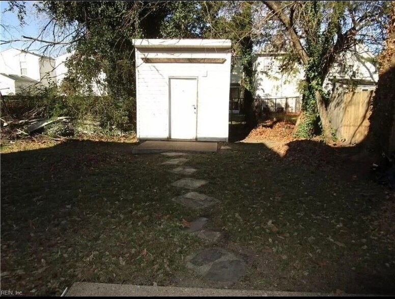 Building Photo - 830 Lexington St