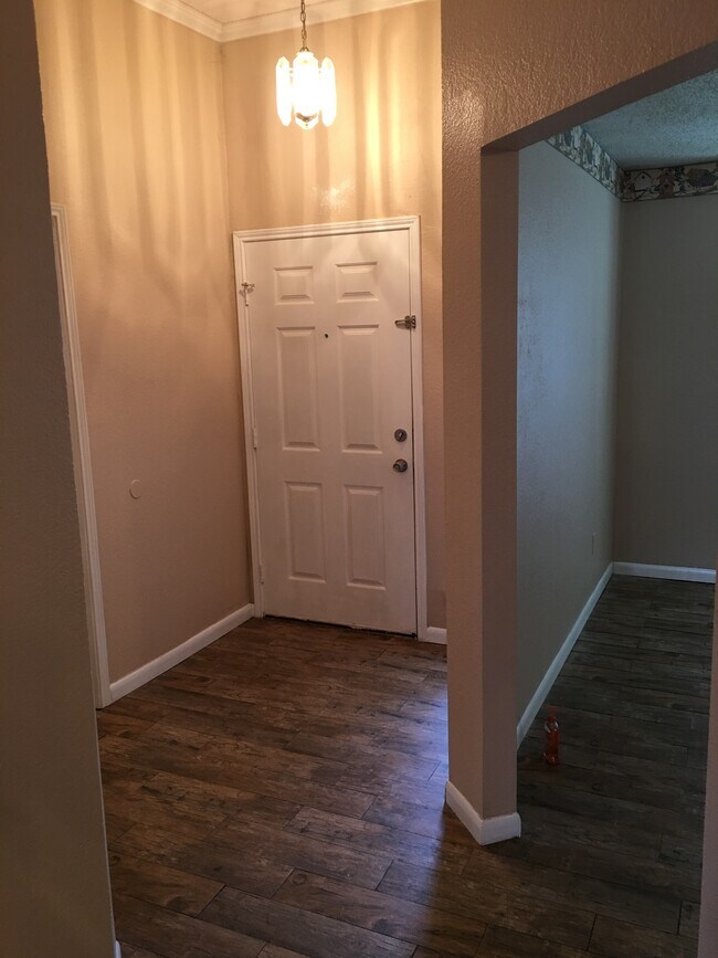 Entry way - 5611 Northstar Ln