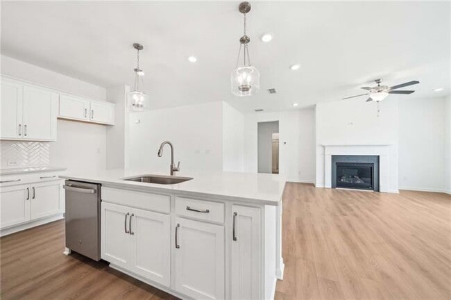 Building Photo - 320 Silverleaf Trl