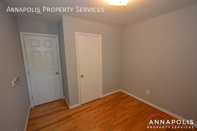 Building Photo - 556 Arundel Dr