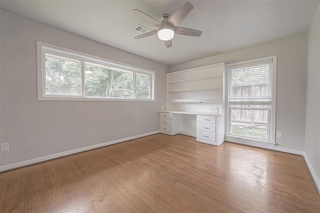 Building Photo - 5238 Beechnut St