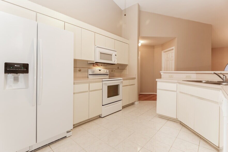 Building Photo - 9142 Buena Mesa Dr