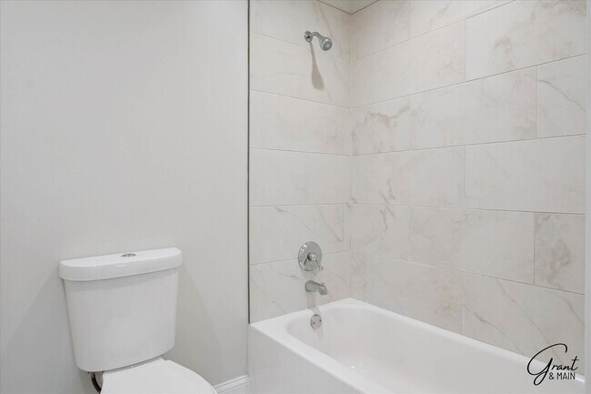 Building Photo - $1625 Fully remodeled, spacious 4 bedroom ...