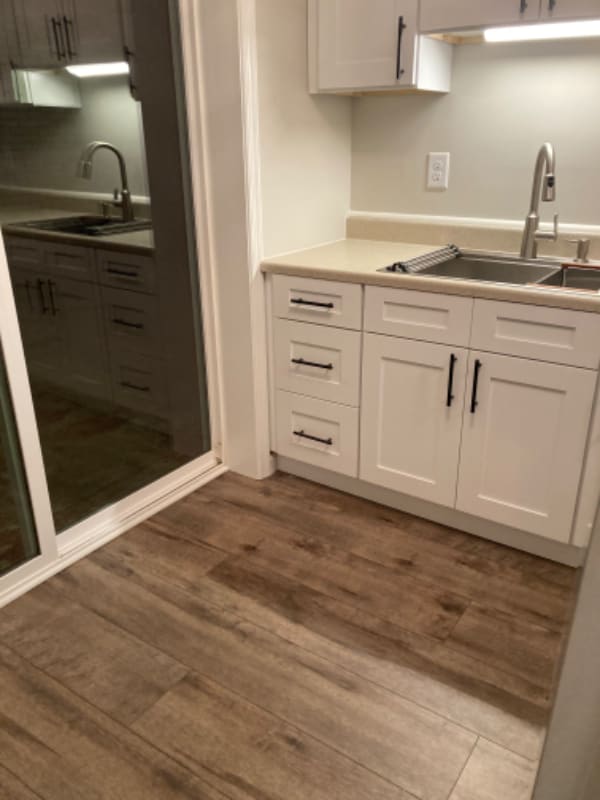 Building Photo - 1050 Stonybridge or Stoneybridge Dr