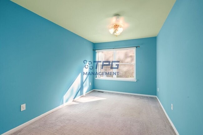 Building Photo - 14 Sand Hill Ct