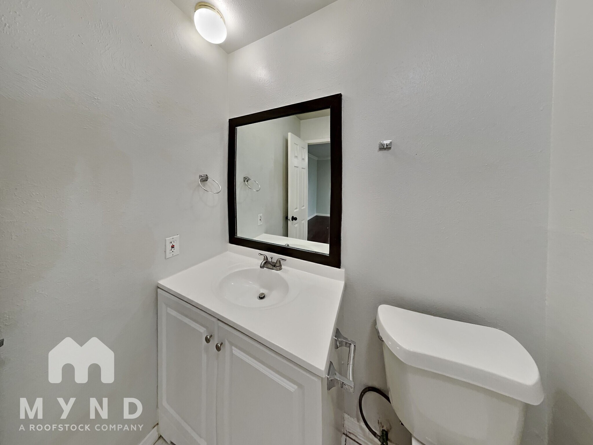 Building Photo - 8814 Miami Dr