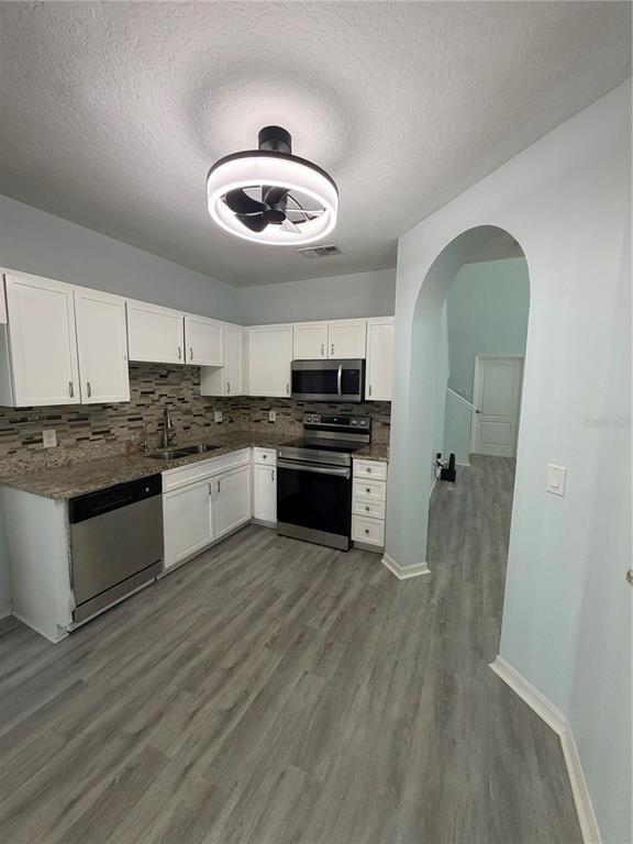 Building Photo - 8321 Arabian Dunes Pl