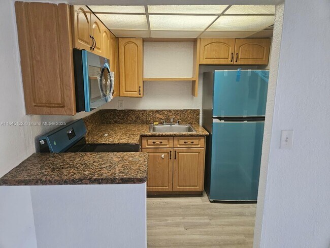 Primary Photo - 8001 W 6th Ave