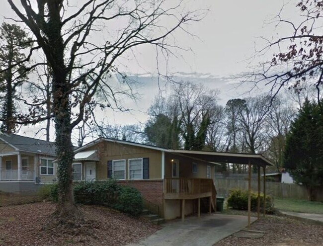 Primary Photo - Adorable 3 Bedroom For Rent in SW Atlanta near the Beltline. Half off your first month rent.