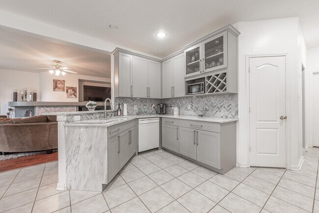 Building Photo - 1310 Big Pines