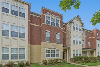 Building Photo - Expansive 4BR / 4.5BA Townhome in Lansdowne Town Center – Over 3,400 Sq Ft!