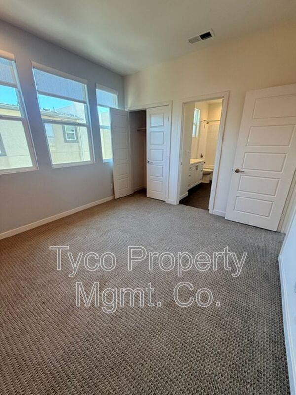 Building Photo - 2344 Element Way