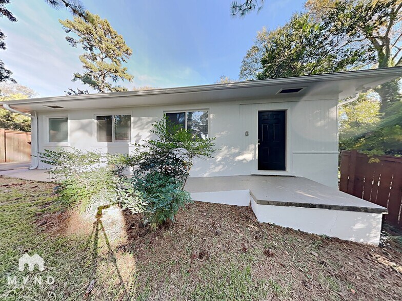 Building Photo - 2653 Randall St