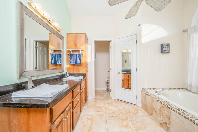 Building Photo - 28900 Deercroft Dr