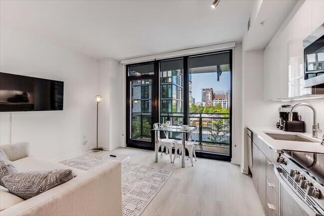 Building Photo - 1051 First St NE