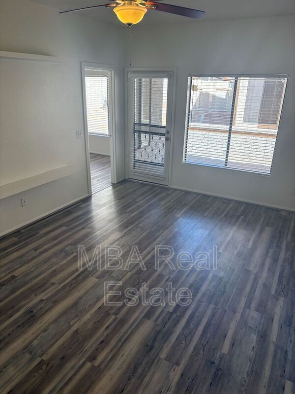 Building Photo - 11666 N 28th Dr
