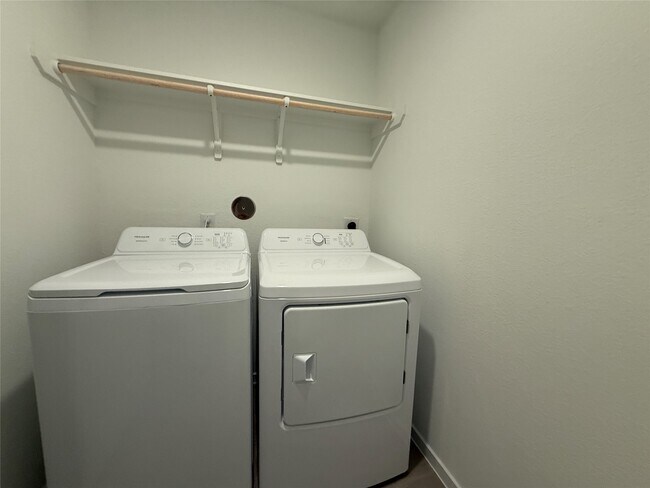 Building Photo - 29030 Grazing Plns Ln