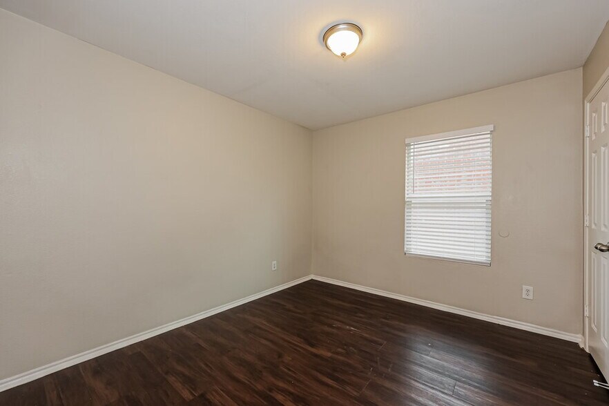 Building Photo - 9108 Penny Ln