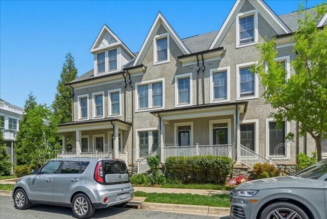 Building Photo - 2735 Linden Ln