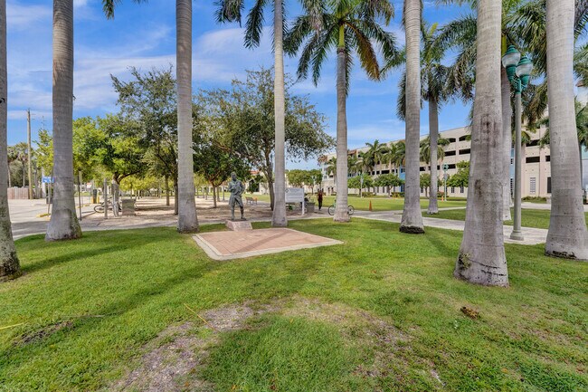 Building Photo - 120 S Ocean Blvd