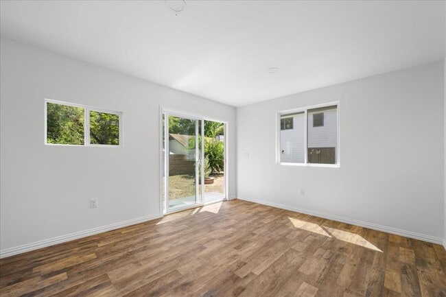 Building Photo - 1404 Deupree Dr