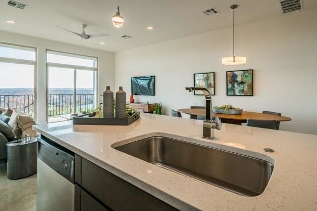 Building Photo - 2803 Crest Ave