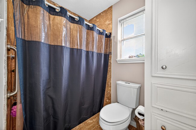 Building Photo - 4006 Dover St