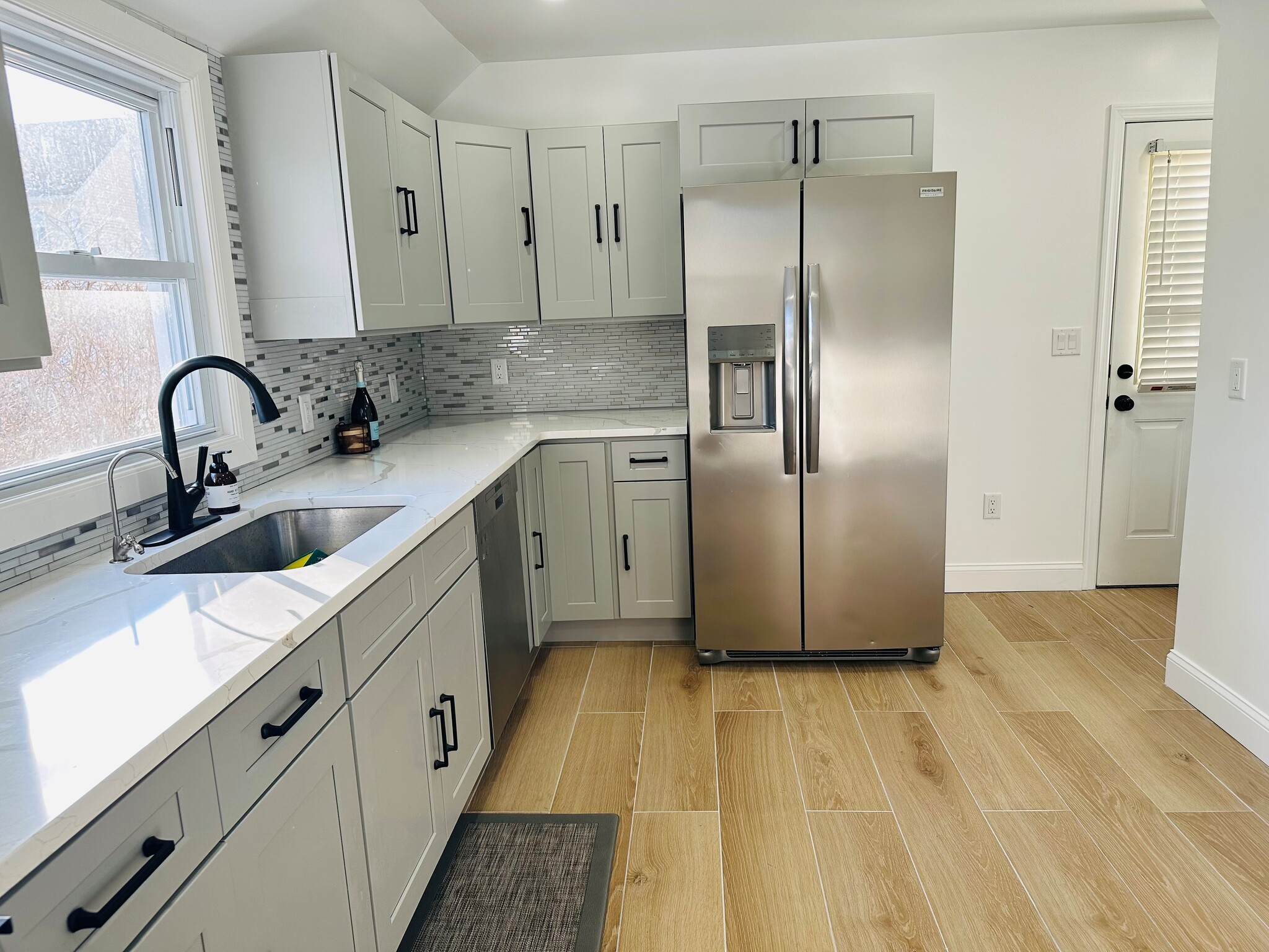 Kitchen - 11 Raymond Pl