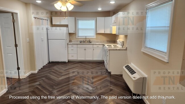 Building Photo - 1905 Dirl Ave