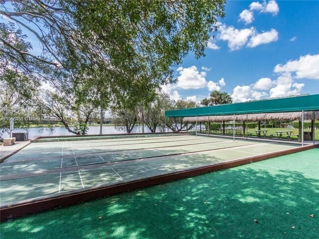 Building Photo - 16658 Hemingway Dr