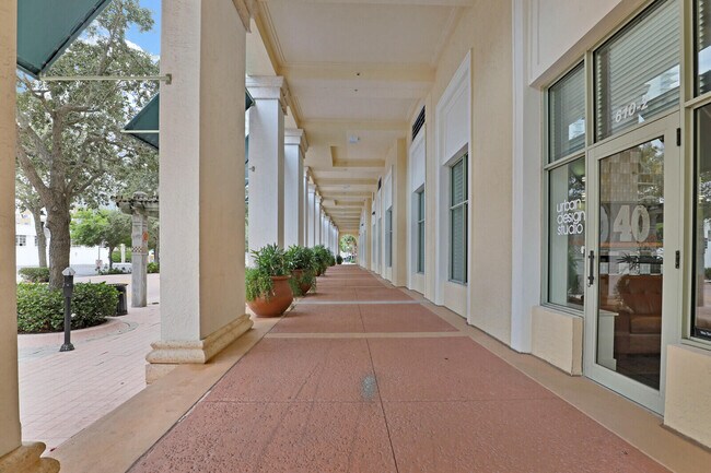 Building Photo - 610 Clematis St