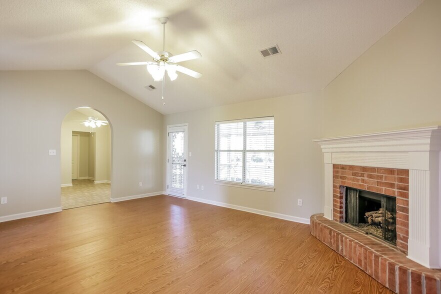 Building Photo - 6399 Sandbourne W
