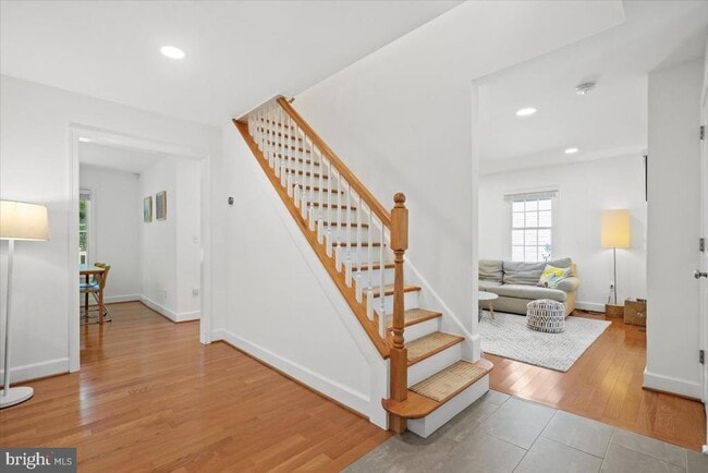 Building Photo - 4842 Park Ave