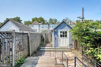 Building Photo - 2428 Tunlaw Rd NW