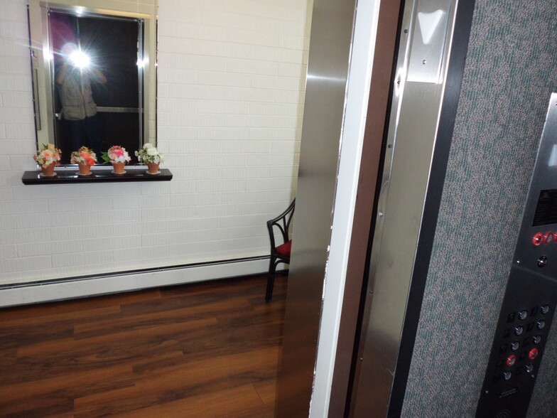 Elevator - 745 S Alton Way