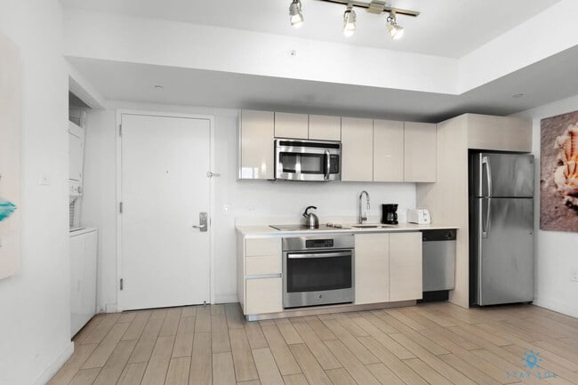 Building Photo - 1180 E Hallandale Beach Blvd